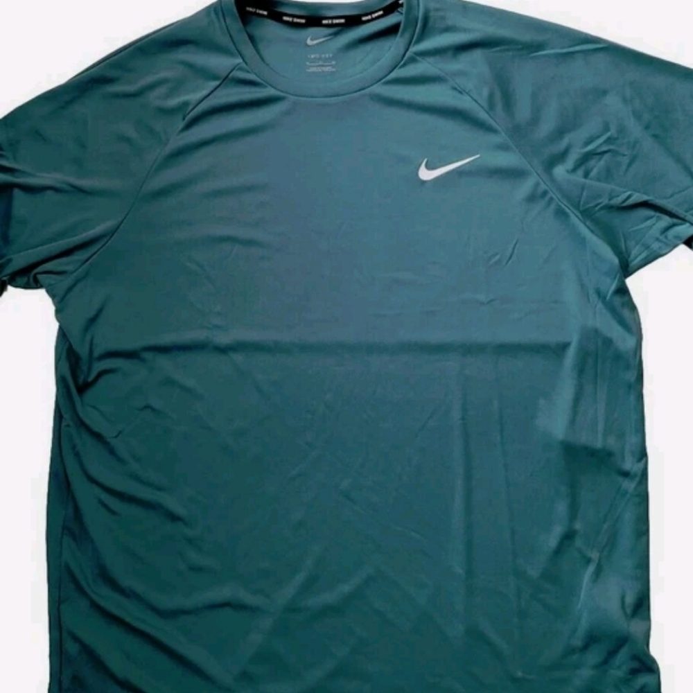 NWT Nike Dri-Fit Performance Tee Green Grey Mens Medium Nessa586-417